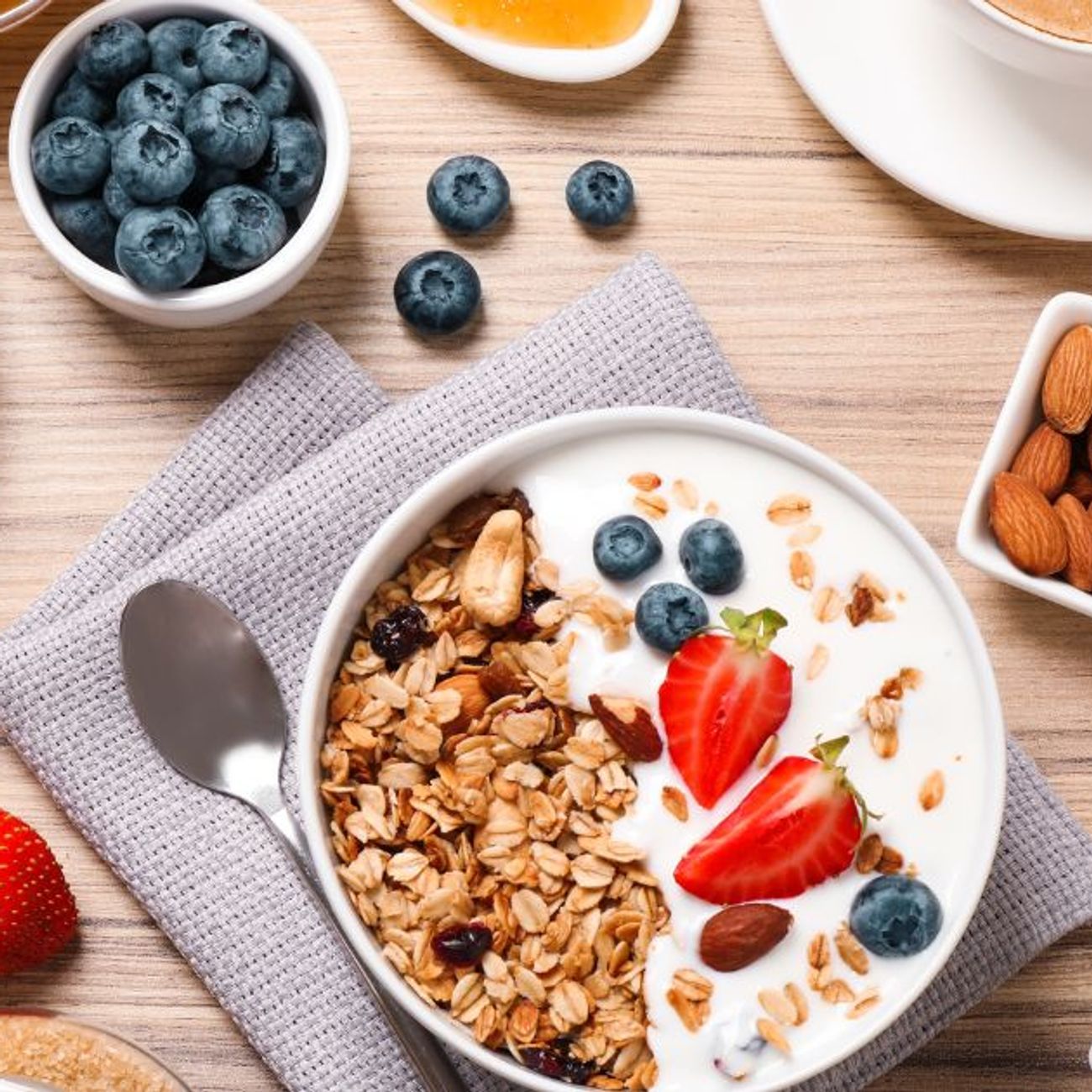 découvrez des idées de petit-déjeuner saines et légères pour perdre du poids sans renoncer au plaisir. des recettes délicieuses et pratiques pour bien commencer la journée tout en préservant votre équilibre alimentaire.