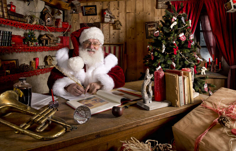 découvrez la magie de noël en savoie avec notre expérience unique autour du père noël. plongez dans un univers féérique, rencontrez le célèbre personnage aux traditions intemporelles et profitez d'activités enchantées pour toute la famille. vivez des moments inoubliables en plein cœur des montagnes savoyardes.