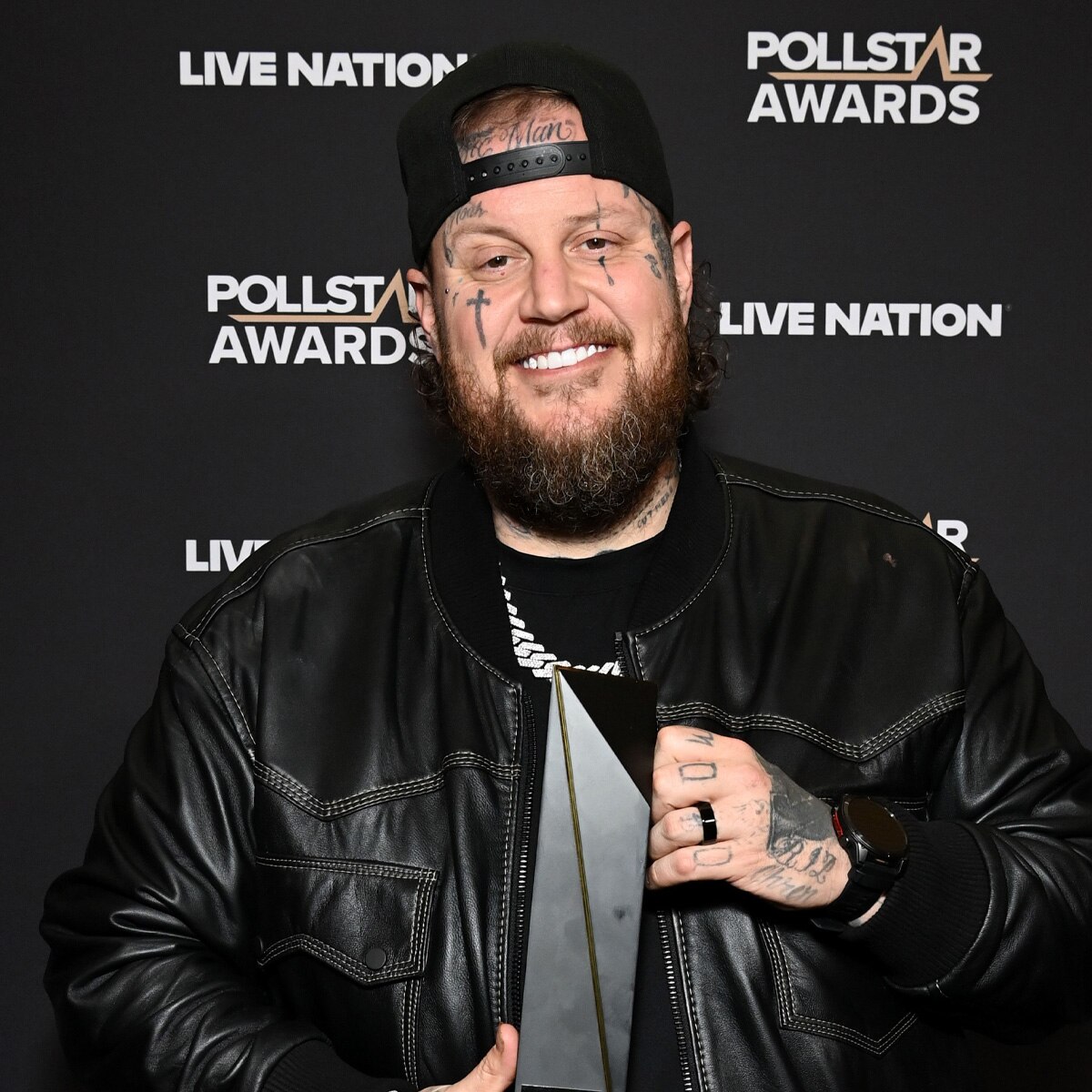 découvrez comment jelly roll impressionne tous ses fans avec sa transformation spectaculaire après une perte de poids remarquable.