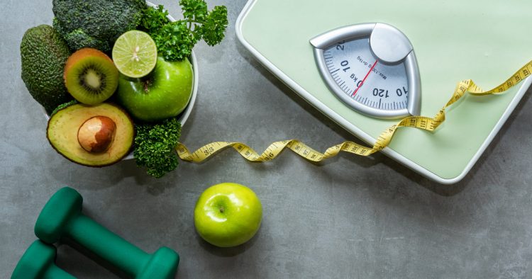 découvrez la règle 30-30-30 pour maigrir sans frustration : un équilibre simple et efficace pour perdre du poids tout en restant motivé et en profitant de vos repas.